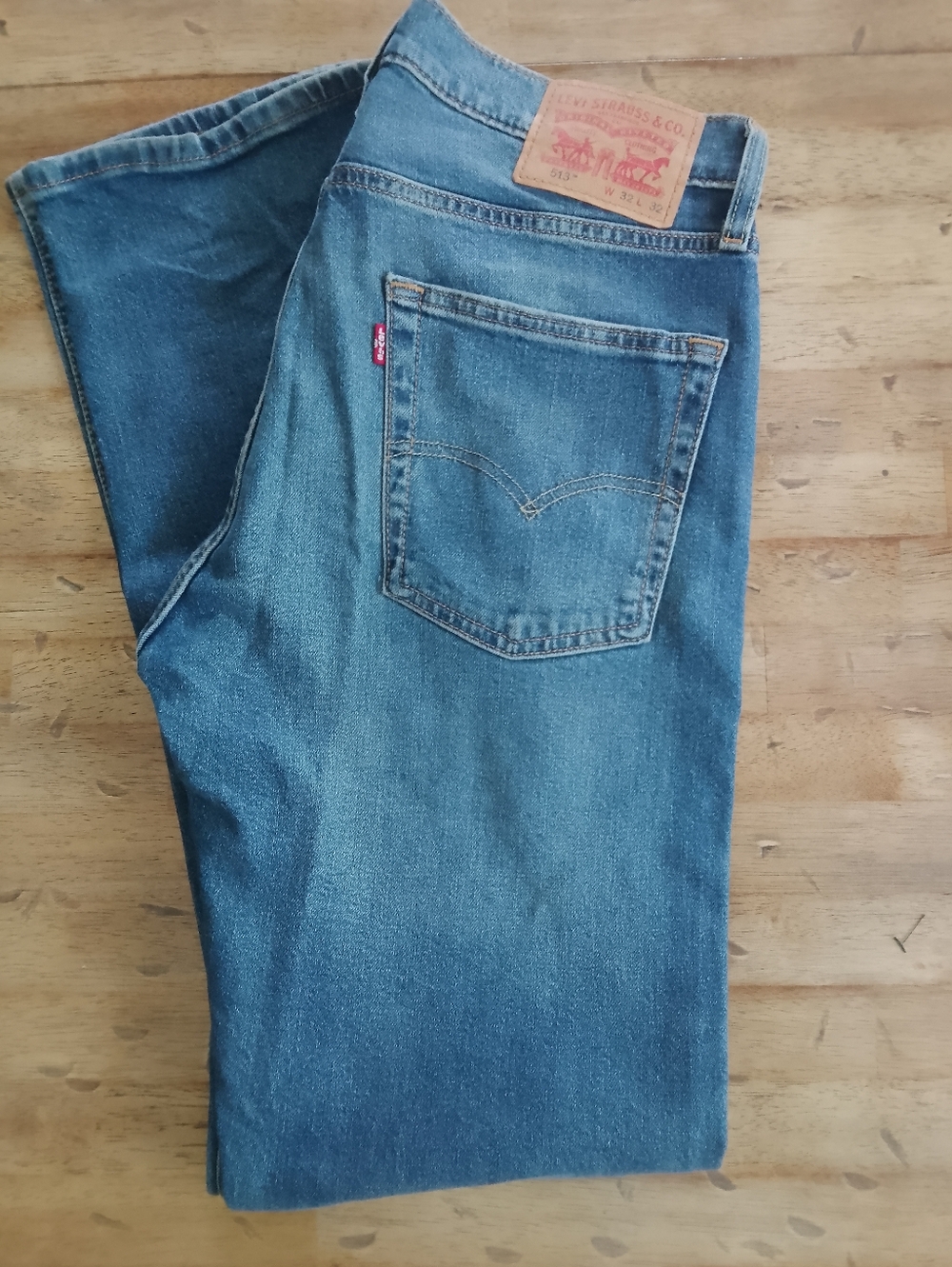 Levi's Men's Medium Blue Straight-Leg Jeans 513 32/32